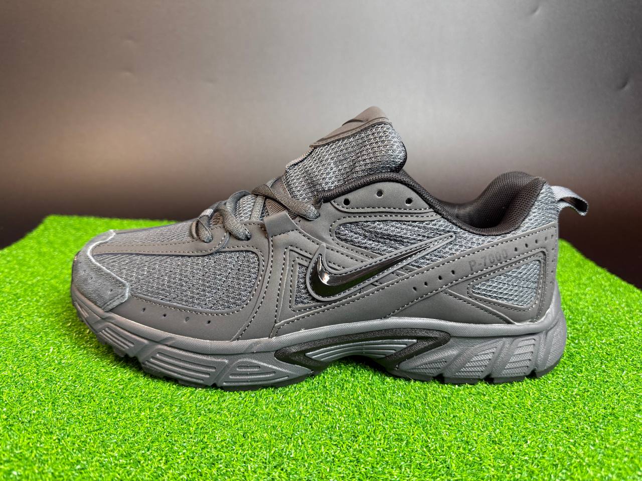 Nike P-7000