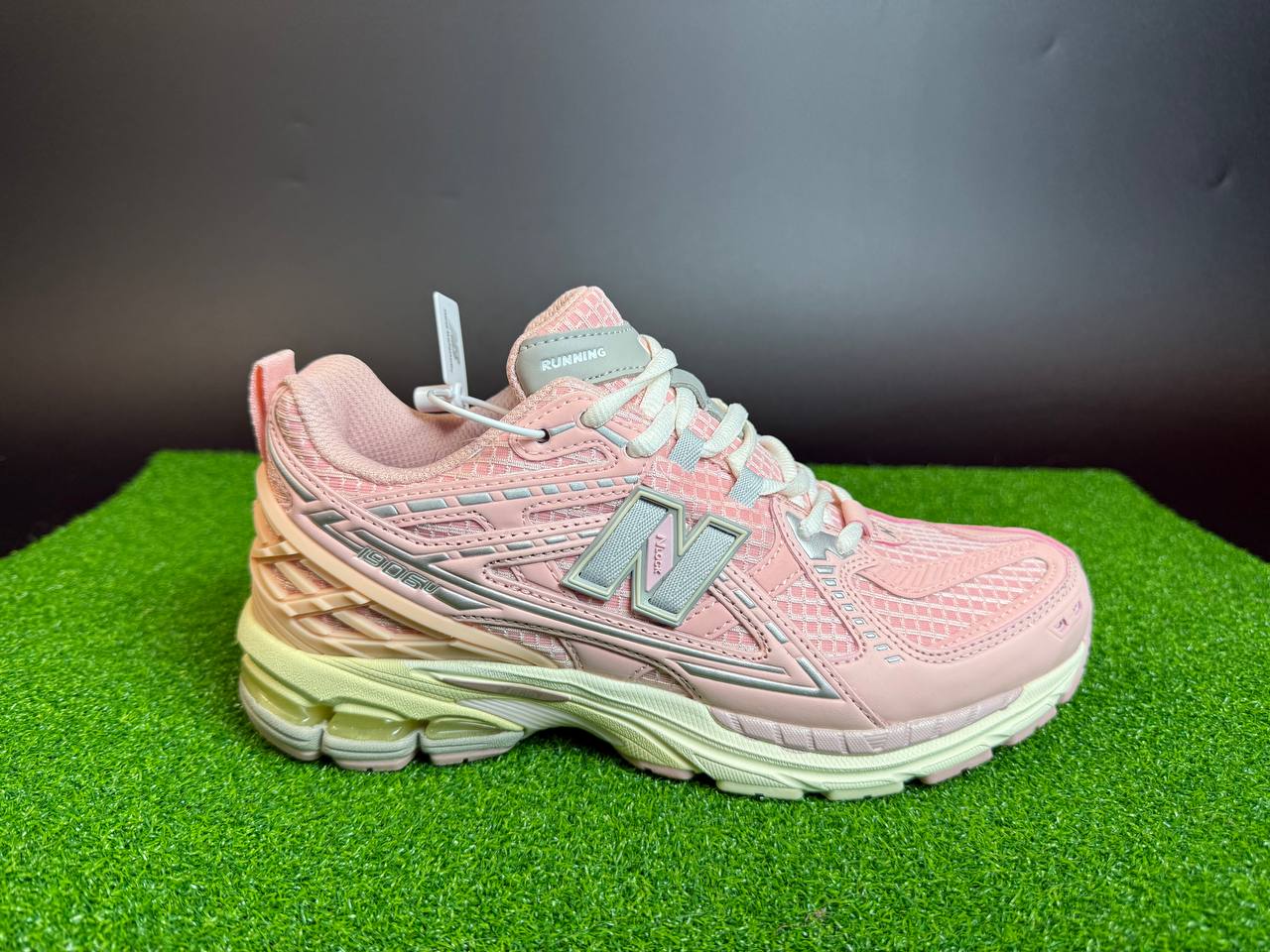 New Balance 1906